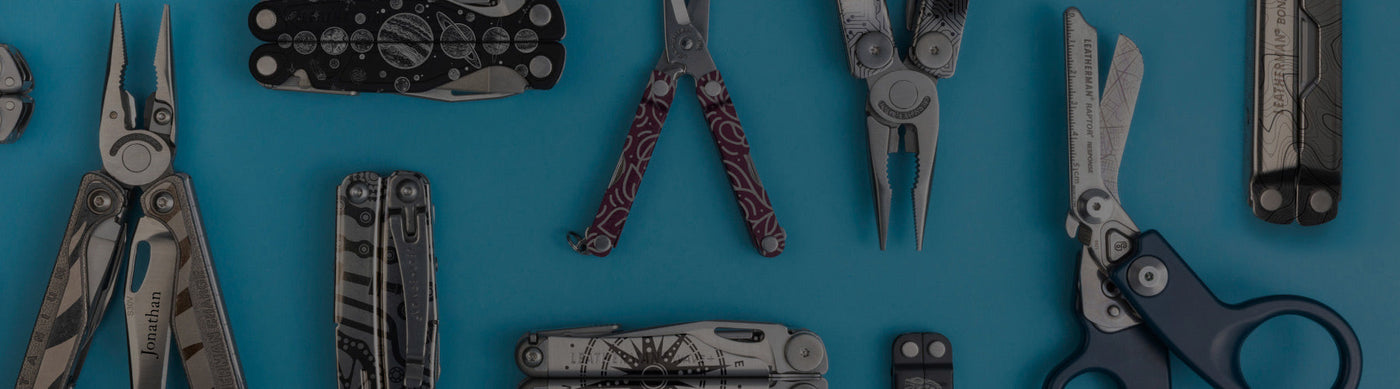 Translation missing: fr.An assortment of customized Leatherman tools on a blue background