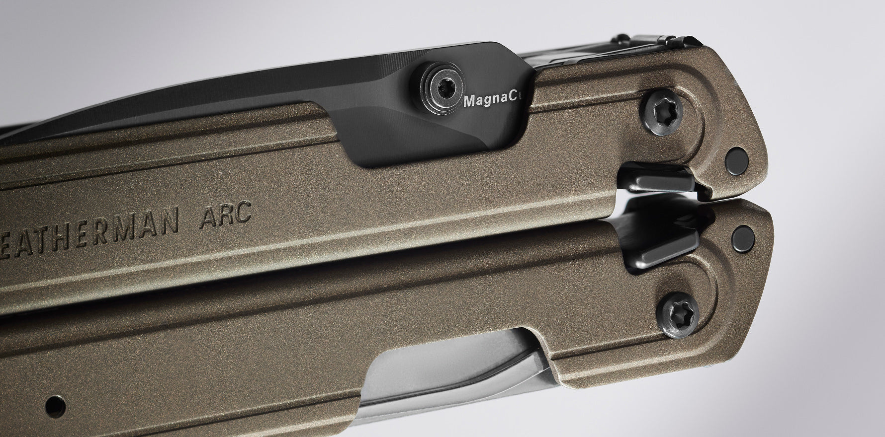 Close-up of Leatherman Arc® multi-tool in Talos Color, highlighting its innovative design and features.