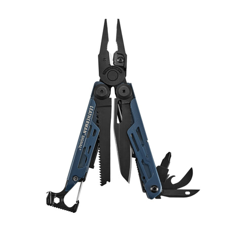 Translation missing: fr.Nocturnal Leatherman Signal® multi-tool showcasing pliers, blades, and other essential features for outdoor adventures